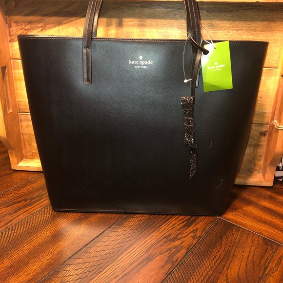 kate spade Handbags - Kate spade tote Brand new!